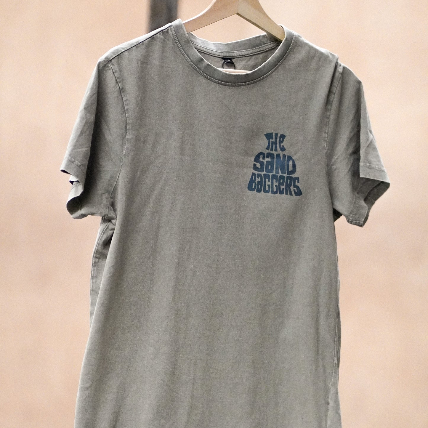 the sandbaggers - regular fit tee